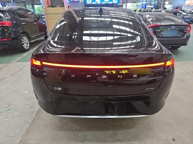 Xpeng P5 — Фото автомобиля 5