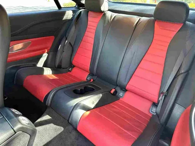 Mercedes-Benz E-Class — Фото автомобиля 4