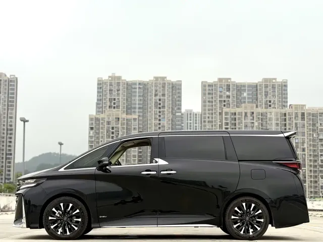 Toyota Vellfire — Фото автомобиля 16