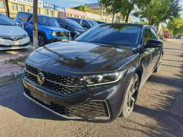 Фотография автомобиля — Volkswagen Passat