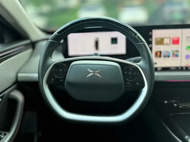 Xpeng P7 — Фото автомобиля 10