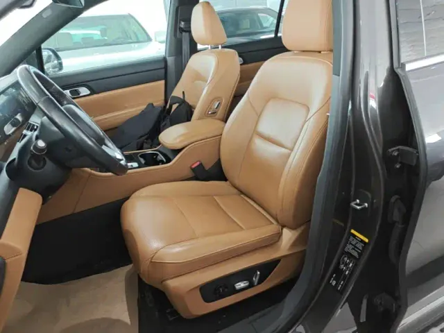 Li Auto ONE — Фото автомобиля 14