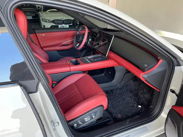 Xiaomi SU7 — Фото автомобиля 28
