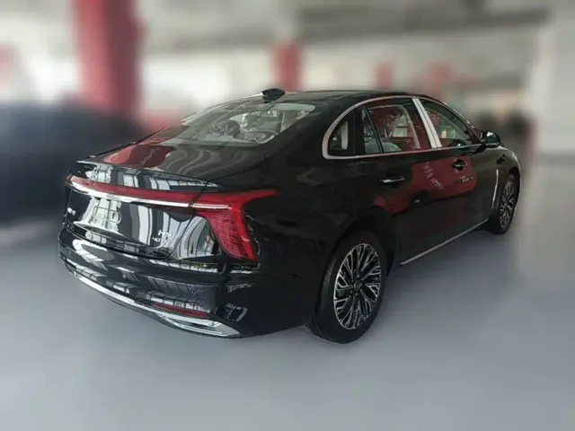 Hongqi H5 — Фото автомобиля 9