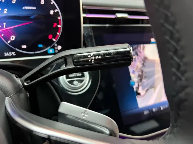 Mercedes-Benz E-Class — Фото автомобиля 24