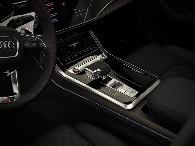 Audi RS Q8 — Фото автомобиля 9