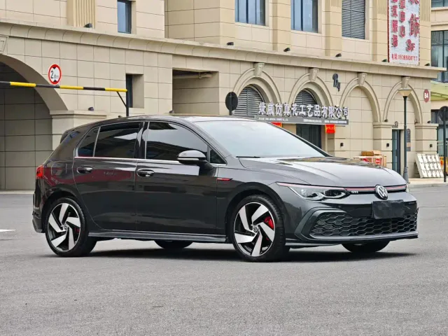 Volkswagen Golf GTI — Фото автомобиля 3