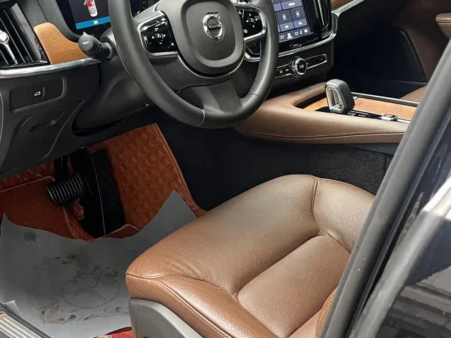Volvo S90 — Фото автомобиля 5