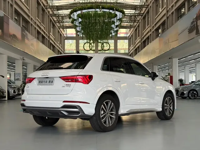 Audi Q3 — Фото автомобиля 5