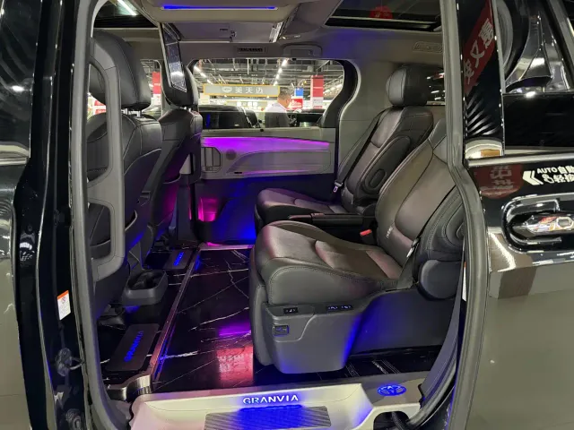 Toyota Granvia — Фото автомобиля 6