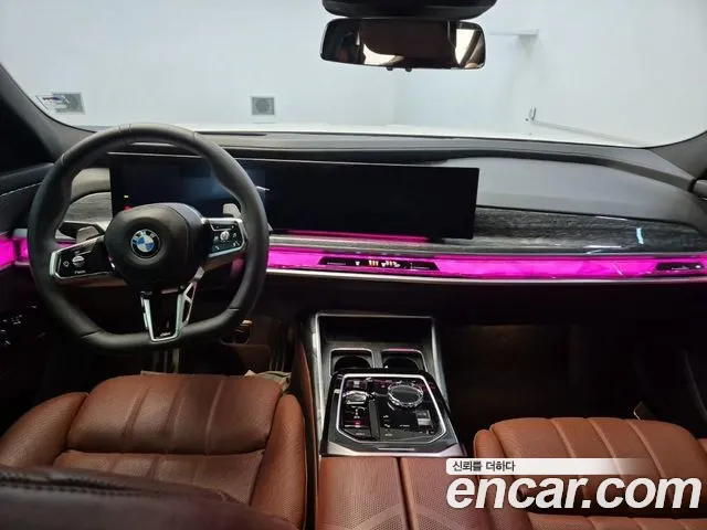 BMW 7-Series 7 серия (G70) 740i xDrive M Sport — Фото автомобиля 7