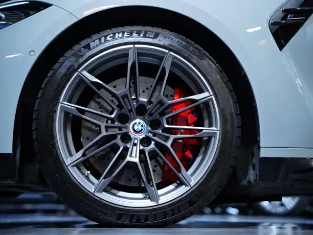 BMW M3 — Фото автомобиля 2