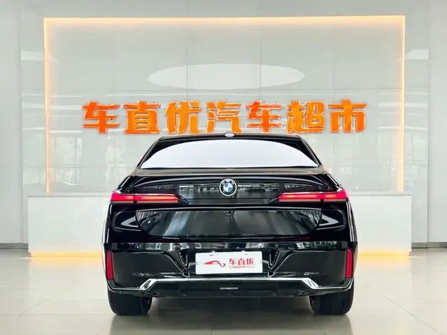 BMW 7 Series — Фото автомобиля 6