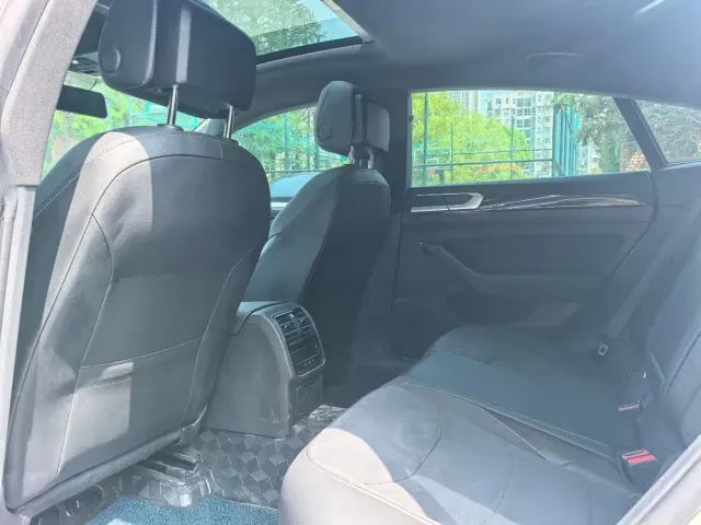 Volkswagen FAW-Volkswagen CC 2025 330TSI Dazzling Shared Edition — Фото автомобиля 6