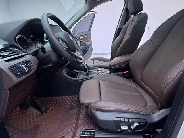 BMW X1 — Фото автомобиля 11