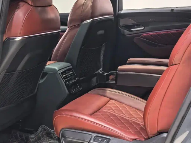 Audi Q6 — Фото автомобиля 21