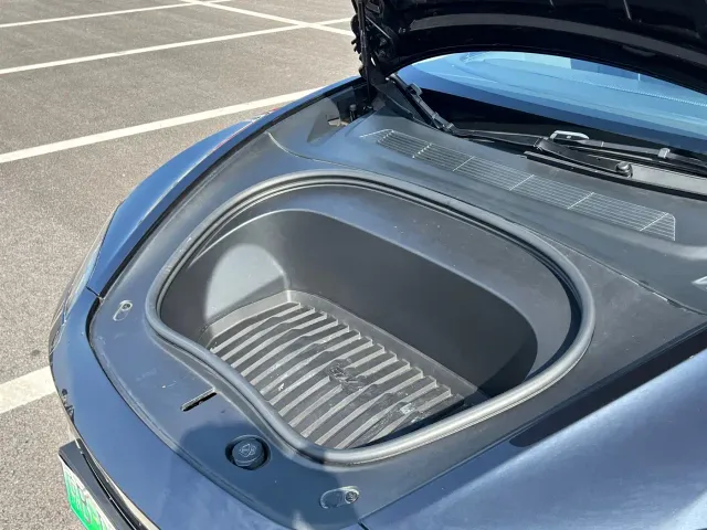 Tesla Model 3 — Фото автомобиля 7