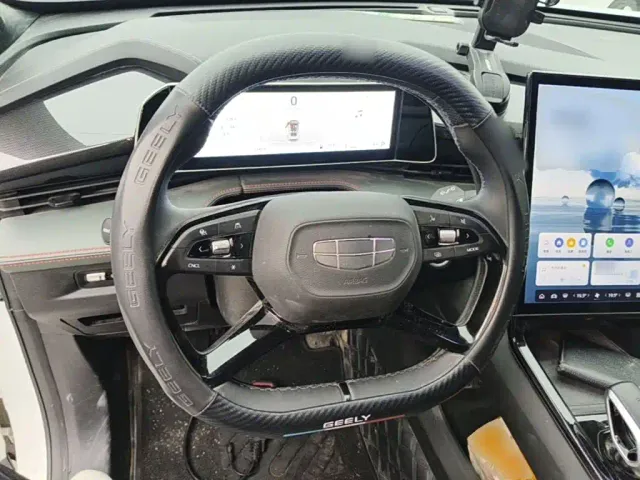 Geely Boyue — Фото автомобиля 10