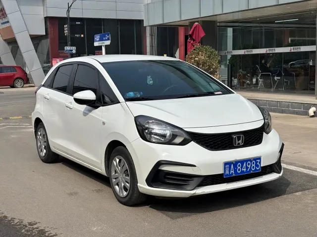 Honda Fit — Фото автомобиля 3