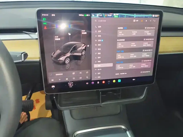 Tesla Model Y — Фото автомобиля 12