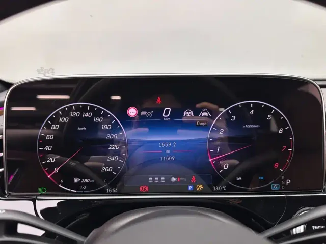 Mercedes-Benz E-Class — Фото автомобиля 14