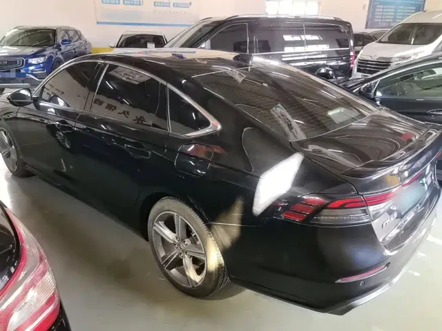 Honda Accord — Фото автомобиля 4