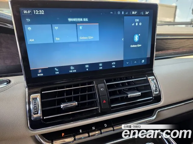 Lincoln Navigator — Фото автомобиля 19