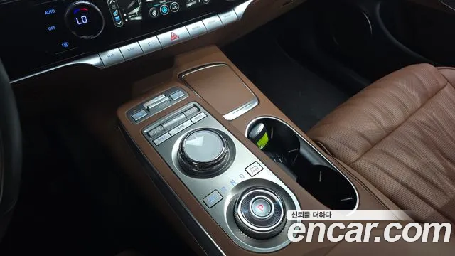 Genesis GV70 — Фото автомобиля 9