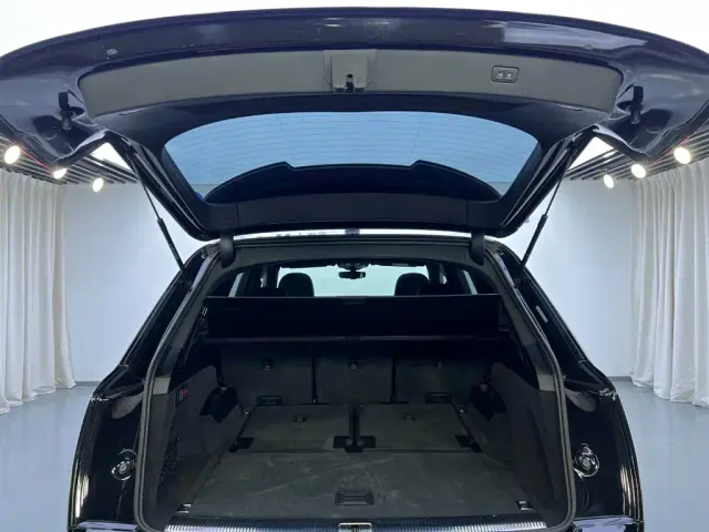 Audi Q7 — Фото автомобиля 30