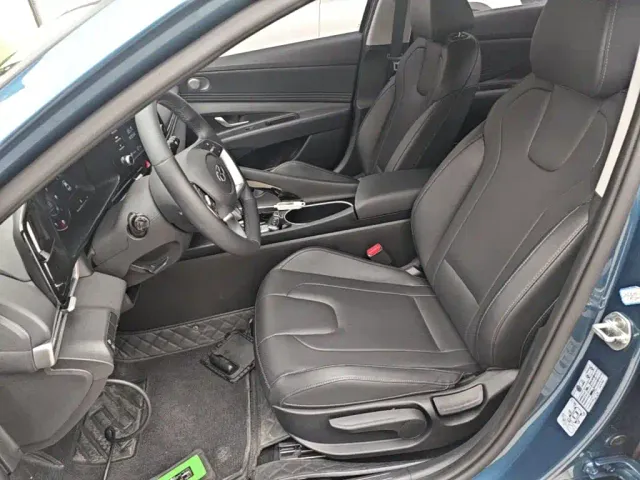 Hyundai Elantra — Фото автомобиля 14
