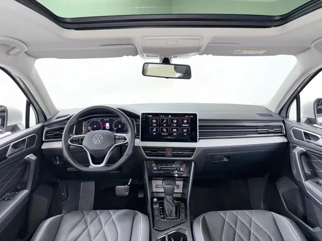 Volkswagen Tiguan L — Фото автомобиля 11