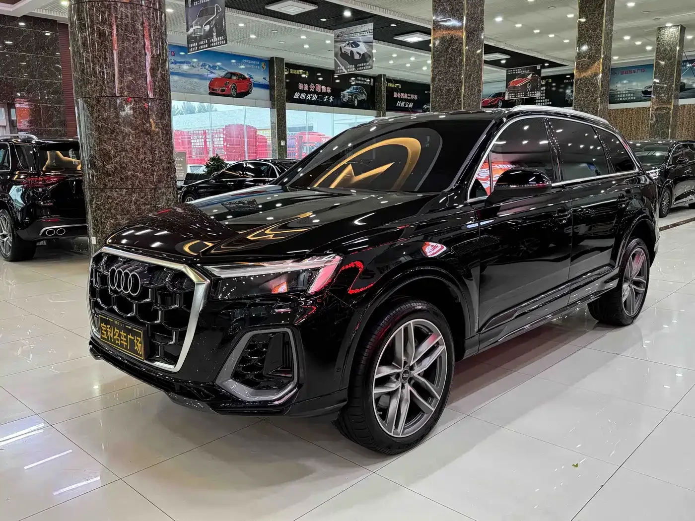Audi Audi Q7 2024 55 TFSI quattro S line Sport — Фото автомобиля 3