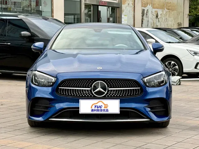 Mercedes-Benz E-Class — Фото автомобиля 2