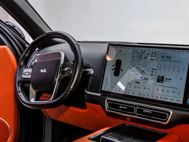 Li Auto L8 — Фото автомобиля 14