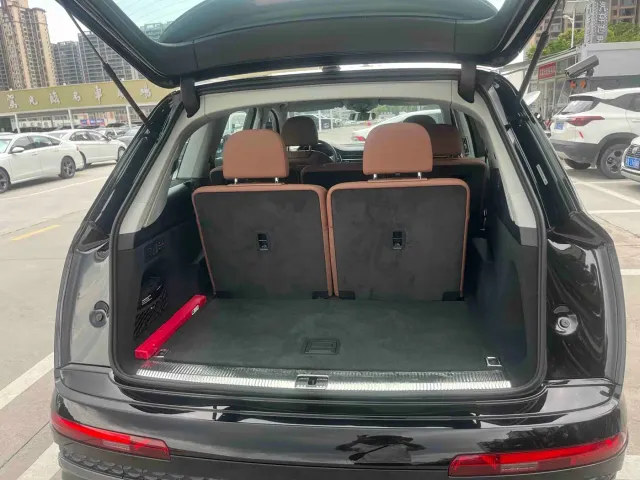 Audi Q7 — Фото автомобиля 13