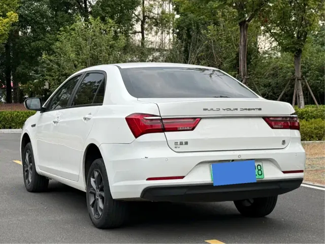 BYD Qin — Фото автомобиля 6
