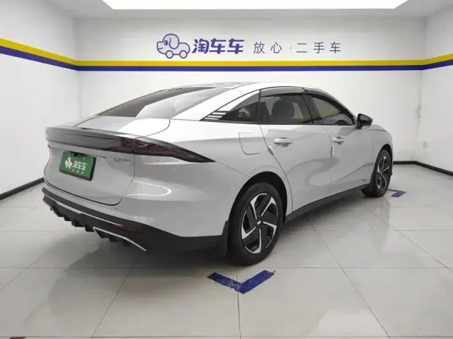 Geely Galaxy L6 — Фото автомобиля 3