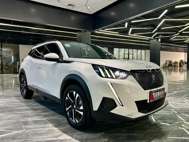 Peugeot 2008 — Фото автомобиля 3
