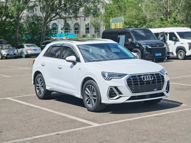 Audi Q3 — Фото автомобиля 3