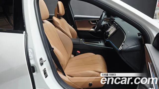 Mercedes-Benz E-Class — Фото автомобиля 12