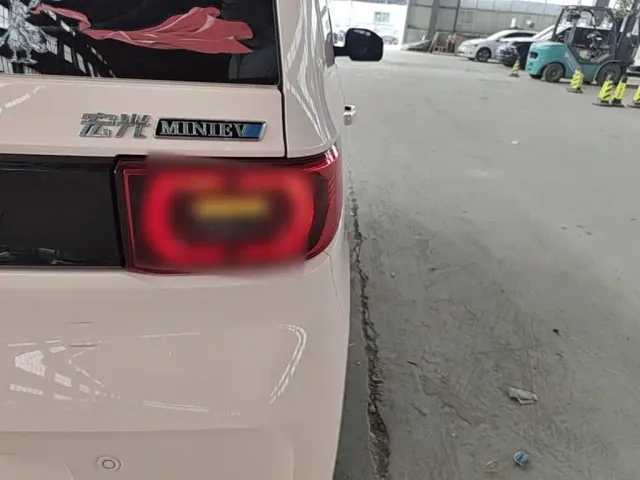 Wuling Hongguang Mini EV — Фото автомобиля 7