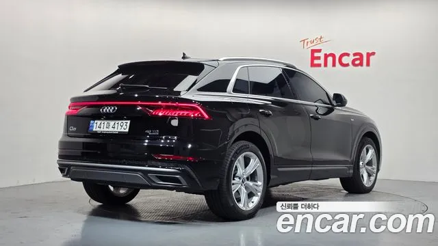 Audi Q8 — Фото автомобиля 2
