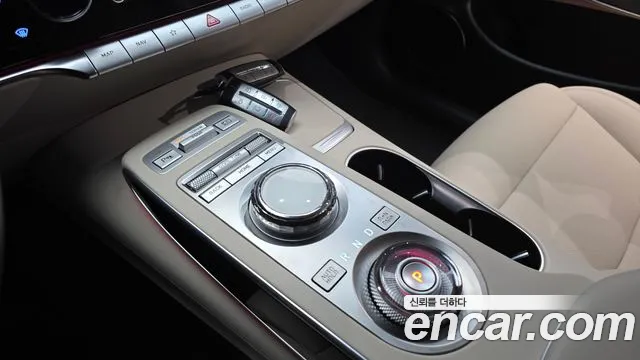 Genesis GV70 — Фото автомобиля 9