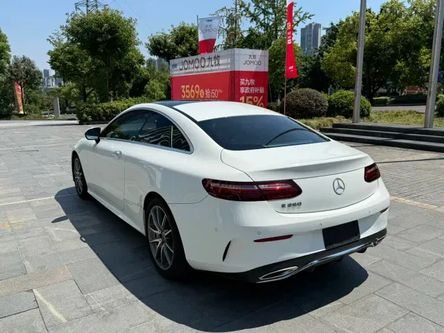 Mercedes-Benz E-Class — Фото автомобиля 8