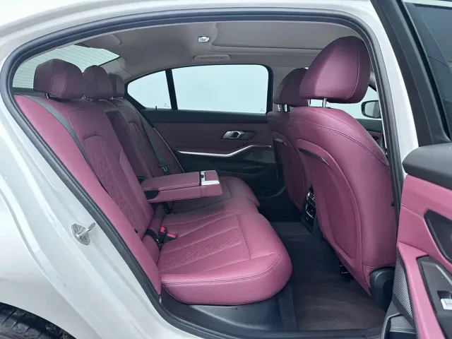BMW 3 Series — Фото автомобиля 13