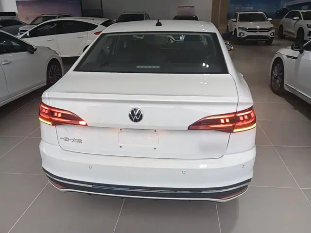 Volkswagen Bora — Фото автомобиля 5