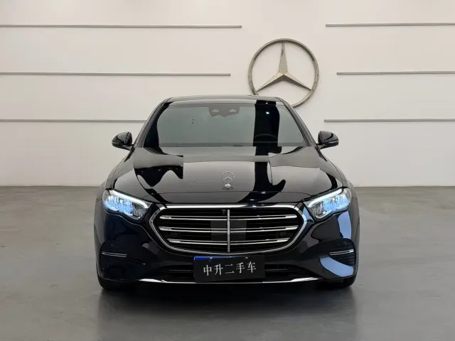 Mercedes-Benz E-Class — Фото автомобиля 2