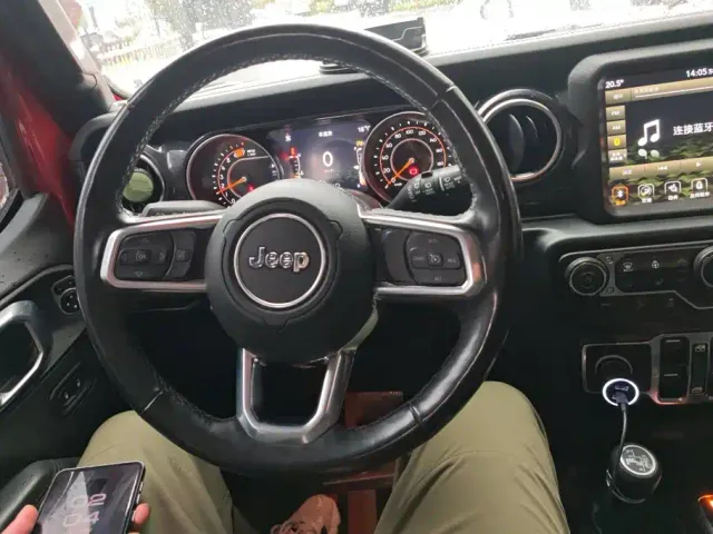 Jeep Wrangler — Фото автомобиля 15