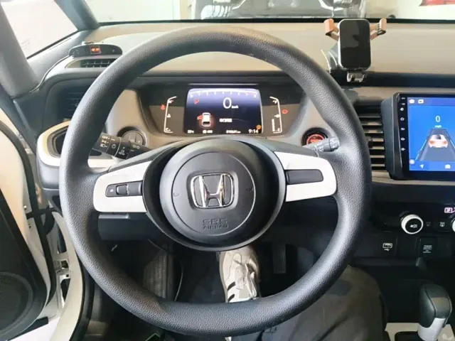 Honda Fit — Фото автомобиля 10