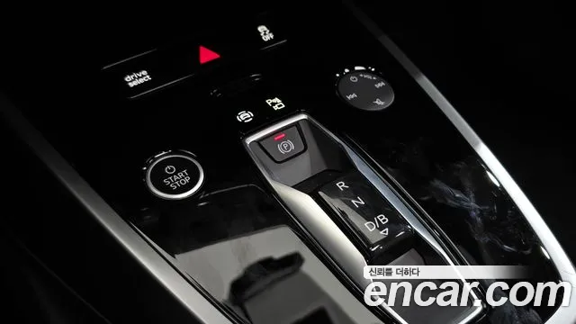 Audi Q4 e-tron F4 — Фото автомобиля 12